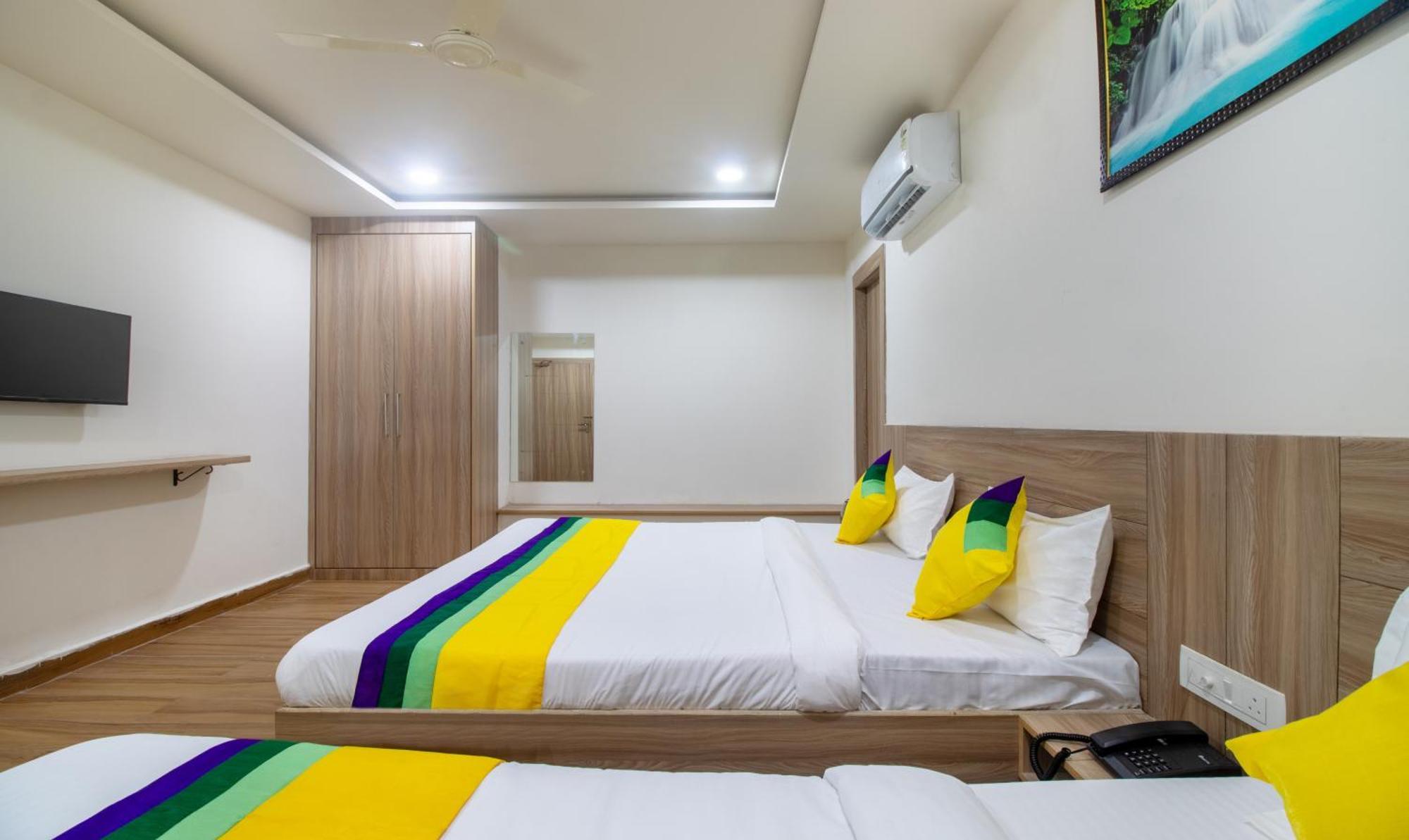Itsy Hotels Krishna Residency, Govardhan Chauraha Mathura Buitenkant foto