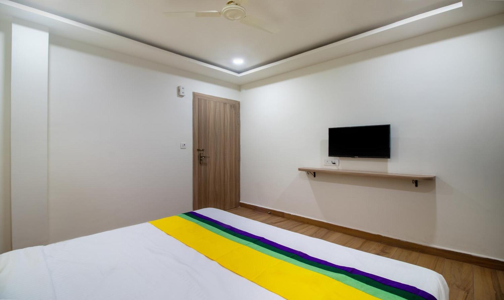Itsy Hotels Krishna Residency, Govardhan Chauraha Mathura Buitenkant foto
